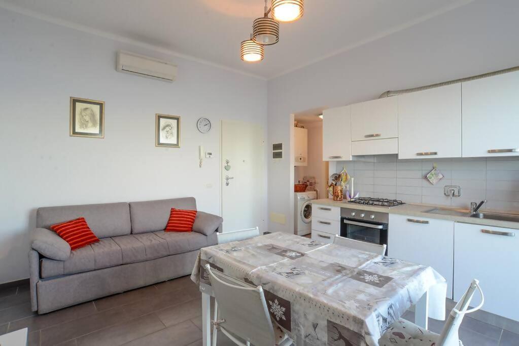 Brezza Marina Vadoalmare Immobiliare Vado Ligure Quarto foto